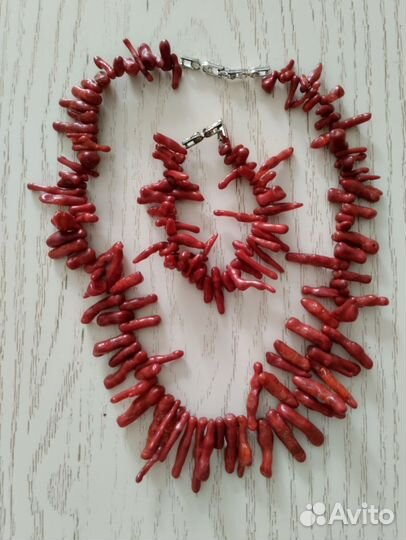 Комплект -Бусы и браслет из натурального коралла