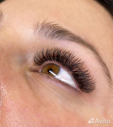 Мастер по наращиванию ресниц с опытом