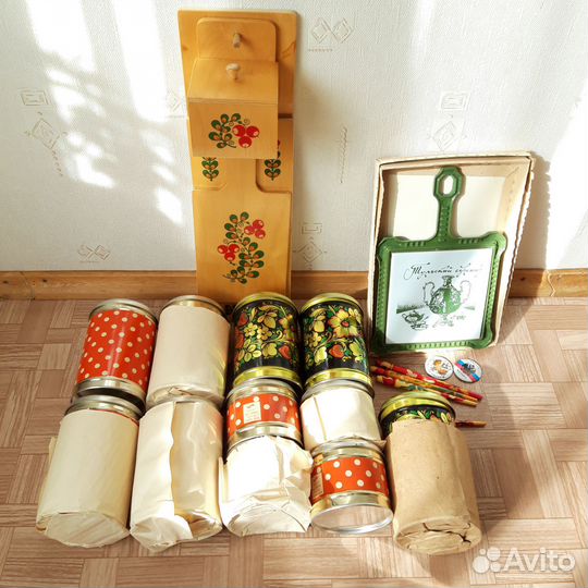 Банки для сыпучих продуктов+ 2 доски для нарезки