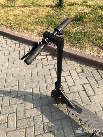 Электросамокат hiper triumph m88