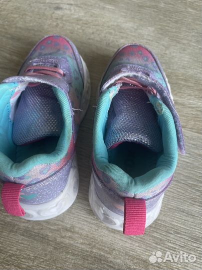 Кроссовки для девочки 25