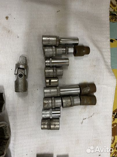 Набор ключей и головок