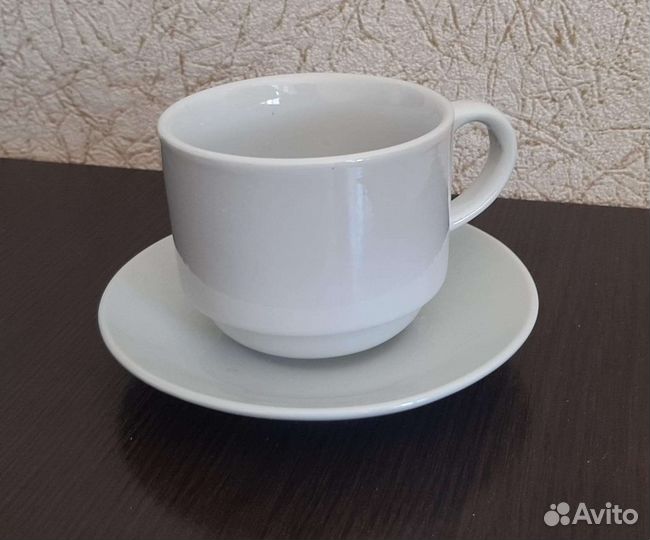 Чайные чашки с блюдцами