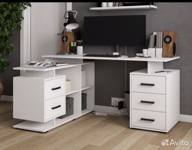 Письменный стол