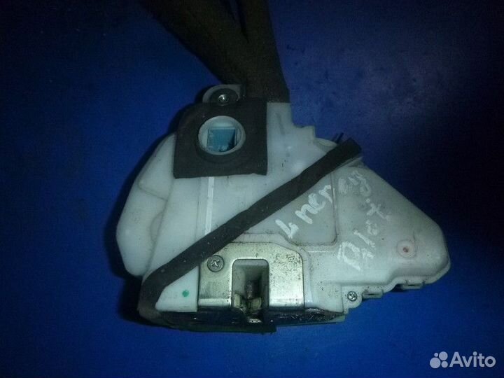 Замок двери передней левой honda pilot 2008-2015