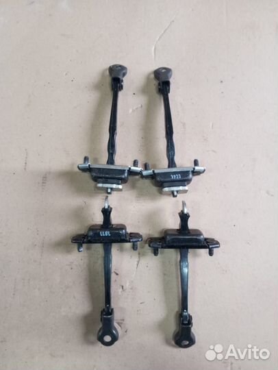 Ограничитель двери Kia Cerato 4 BD