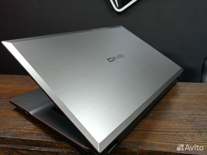 Ноутбук бу для учебы и работы 17,3