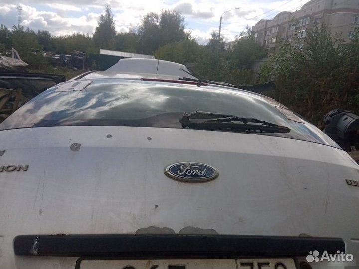 Накладка крышки багажника Ford Fusion 2002