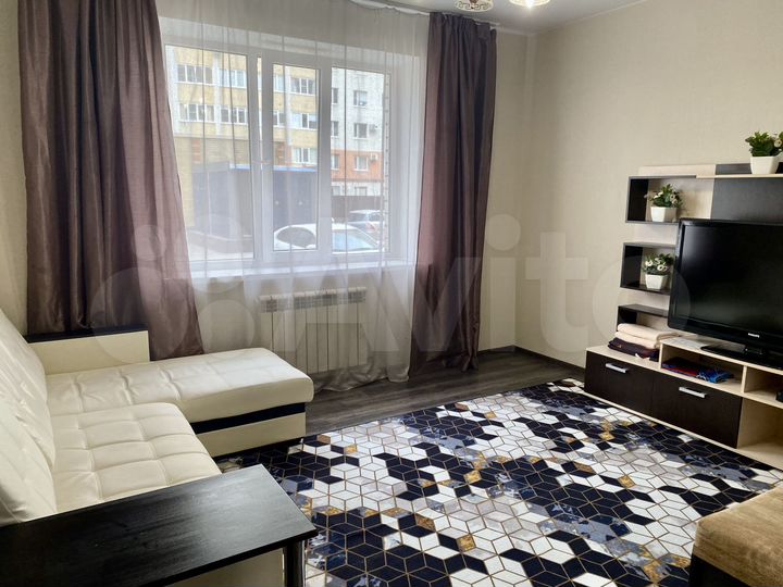 2-к. квартира, 46 м², 1/17 эт.