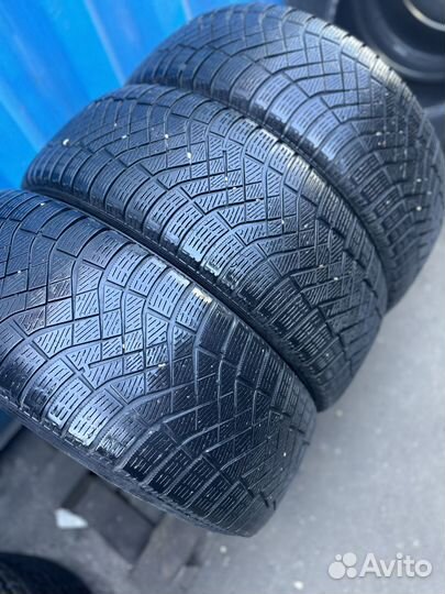 Pirelli Ice Zero FR 235/60 R18 107H