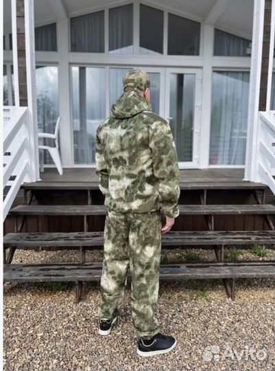 Камуфляжный костюм маскировочный