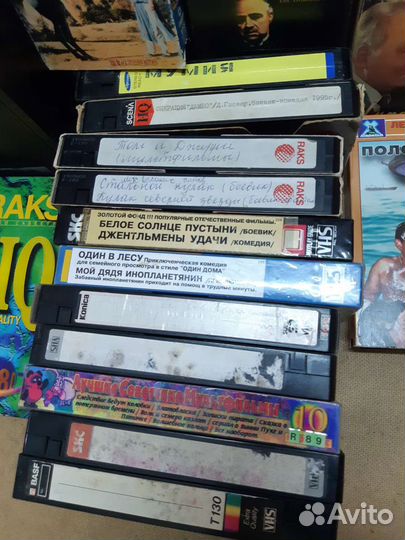 Видеокассеты с фильмами(200шт.)