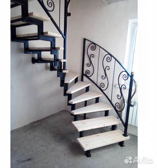 Металлокаркас Лестницы на Монокосоуре в Дом