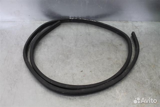 Уплотнитель кузова задней правой двери Nissan Qa