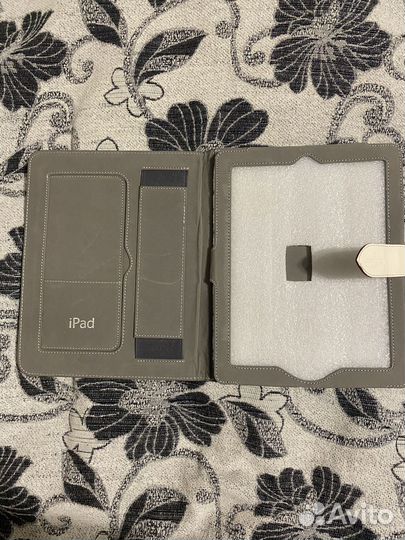 Чехол на iPad