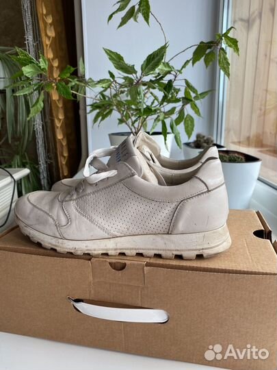 Кроссовки женские 39 размер
