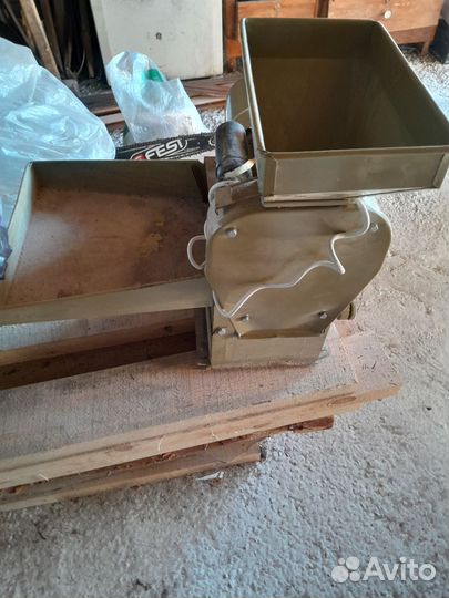 Зернодробилка