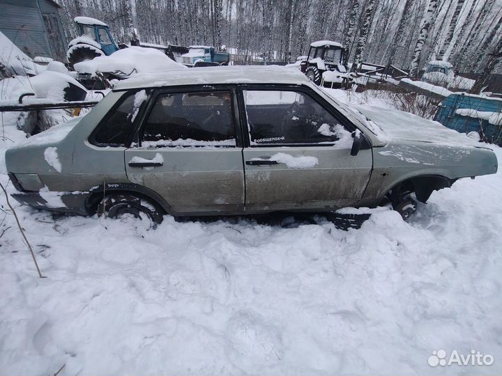 ВАЗ 21099 1.6 МТ, 2002, битый, 150 000 км