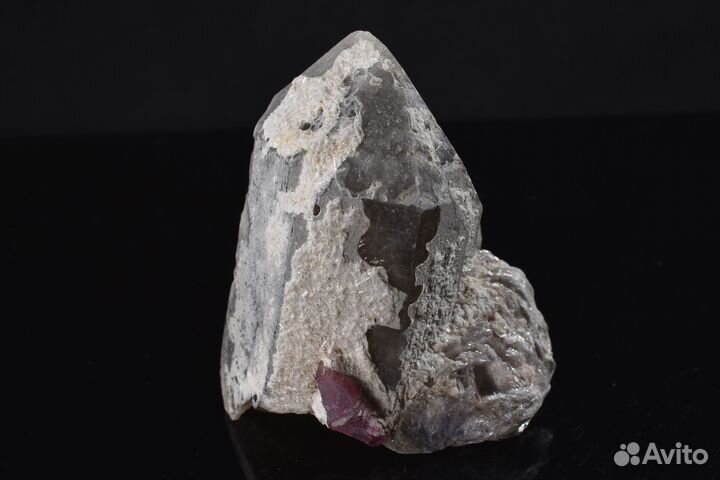 Турмалин, кварц, лепидолит, цеолит. Лот №618