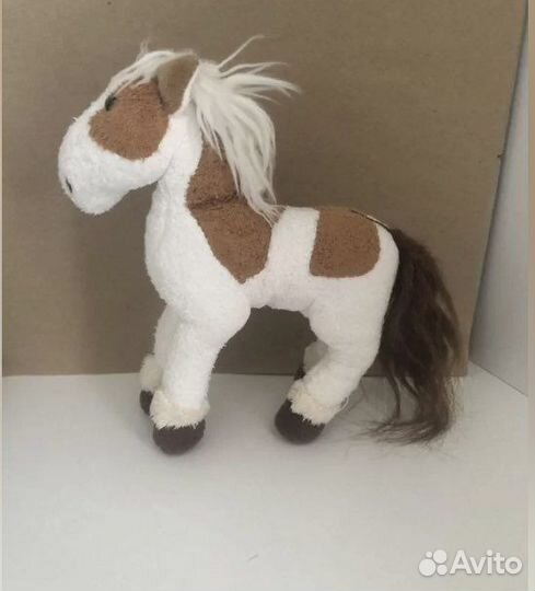 Лошадь игрушечная (средних размеров )