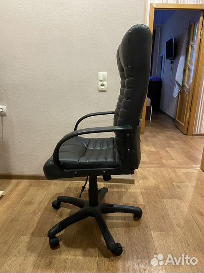 Стул кресло офисный