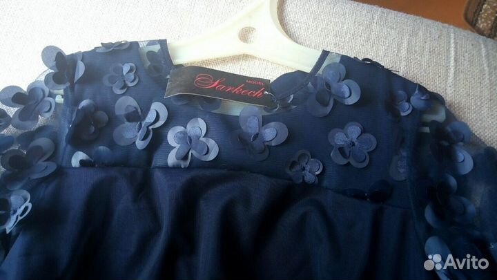 Стильное платье для девушек и женщин