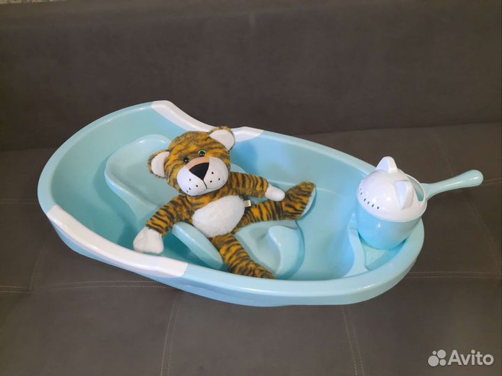 Ванночка для купания с горкой
