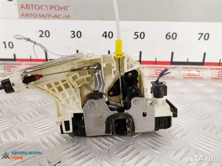 Замок двери передней правой Volkswagen Crafter