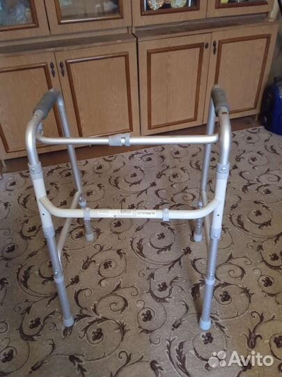 Ходунки для взрослых медицинские