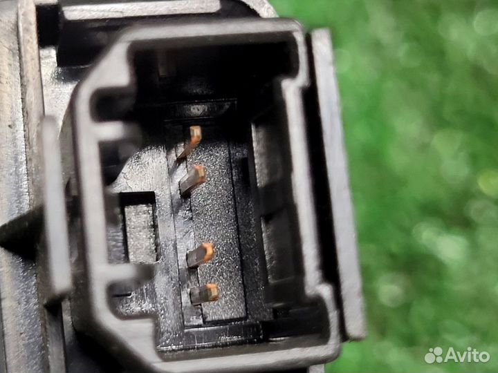 Кнопка аварийной сигнализации на Honda CR-V 3