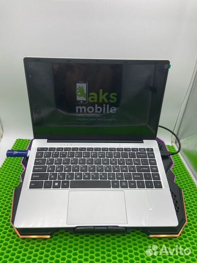 Новый, быстрый Ультрабук Notebook (4 ядра, ssd)