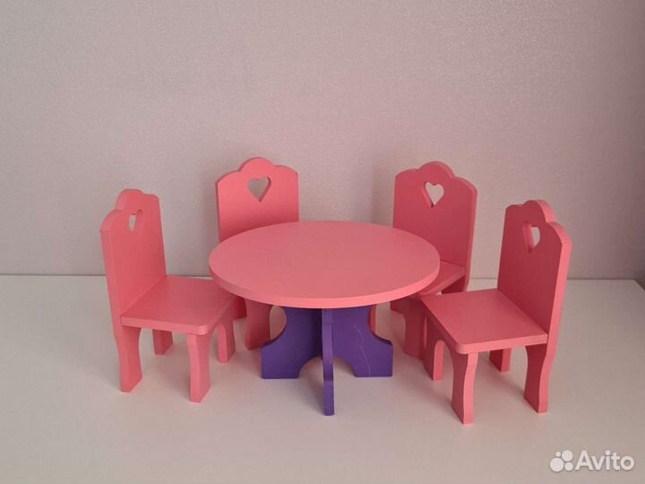 Мебель - деревянный кукольный стол и стулья