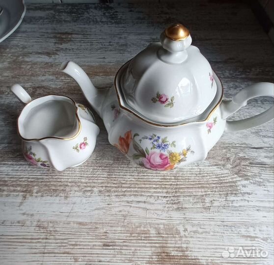 Заварочный чайник. Молочник