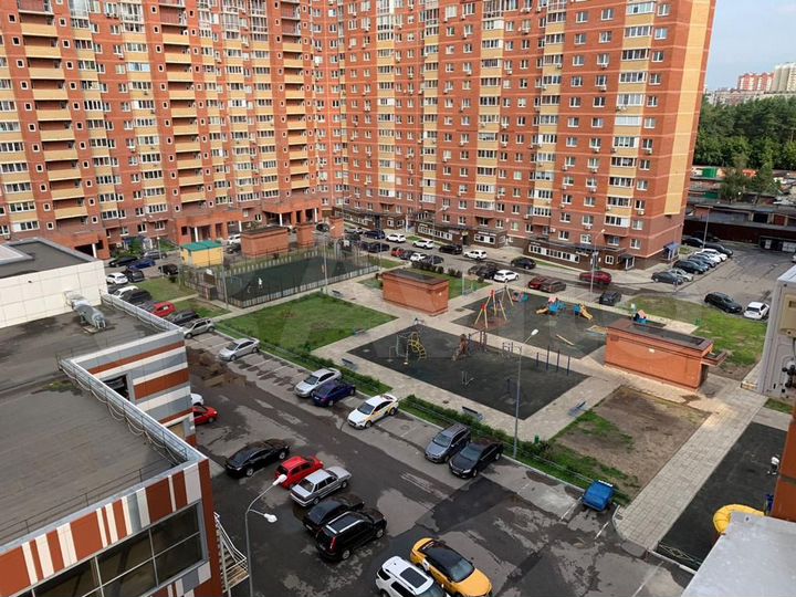 2-к. квартира, 63,2 м², 8/17 эт.