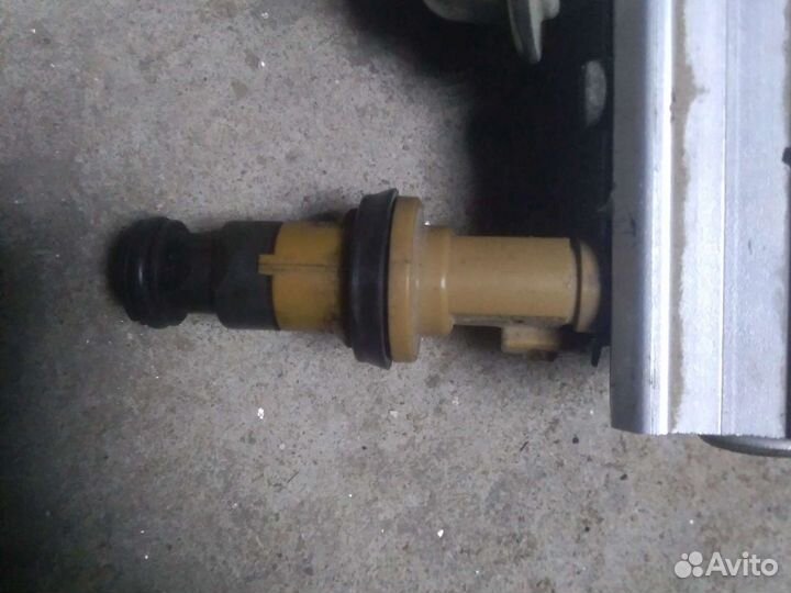 Форсунка Вольво S80