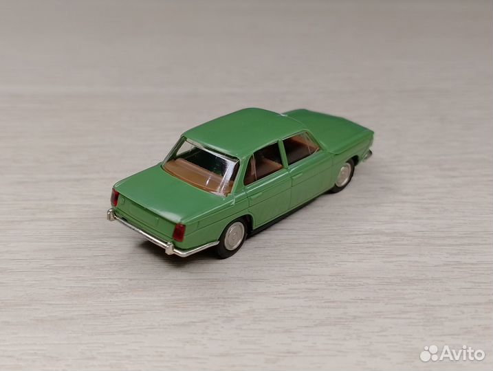 A31.3) BMW 1500 (1962-1975) зелёный