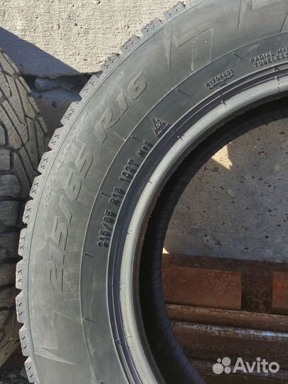 Pirelli Ice Zero 215/65 R16 102T