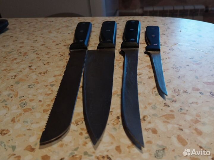 Кухонные ножи с подставкой