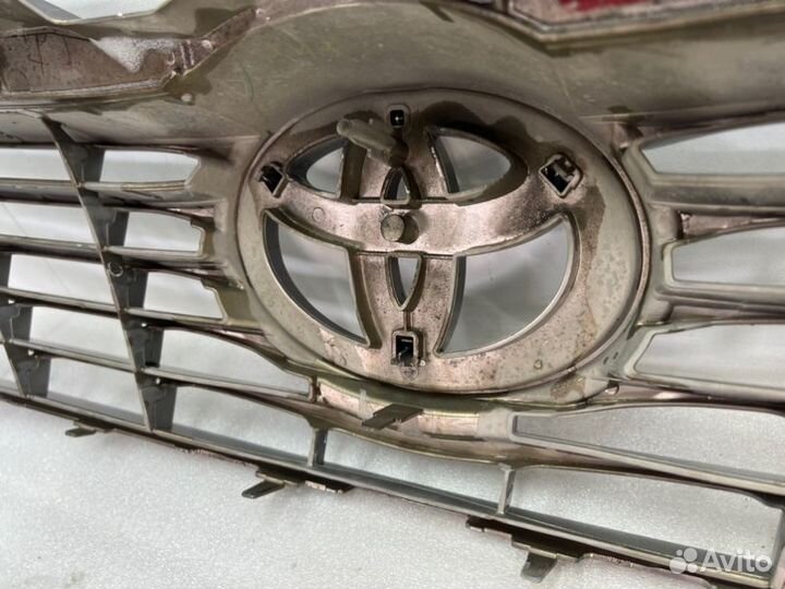 Решетка радиатора передняя Toyota Camry V50