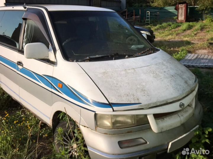 Nissan Largo, 1998