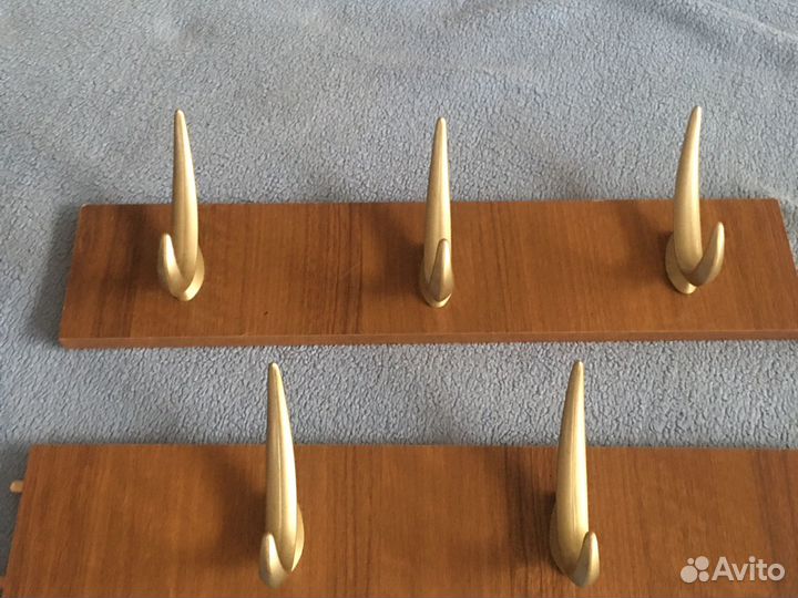 Вешалка настенная