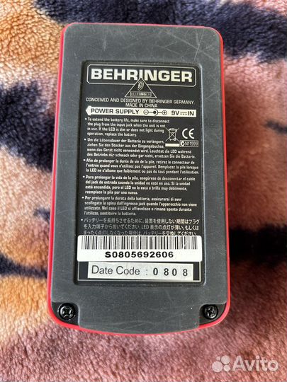 Гитарная педаль Behringer Ultra Metal UM 300