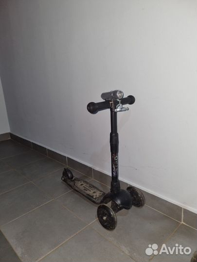 Самокат детский зхколесный со светящимися колесами