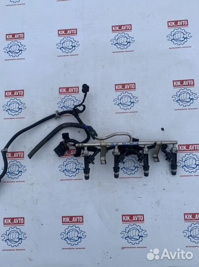 Топливная рампа с форсунками Opel Astra H