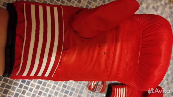 Боксерские перчатки atemi