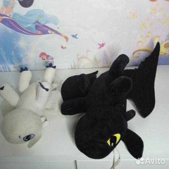 Дракон Беззубик и дневная фурия