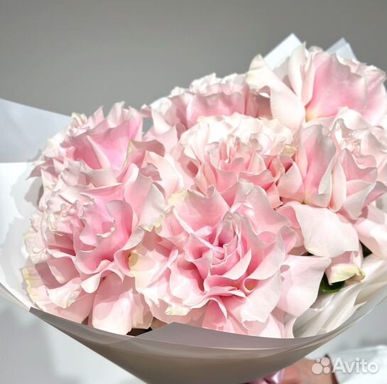 Свежий букет из 7 розовых французских роз