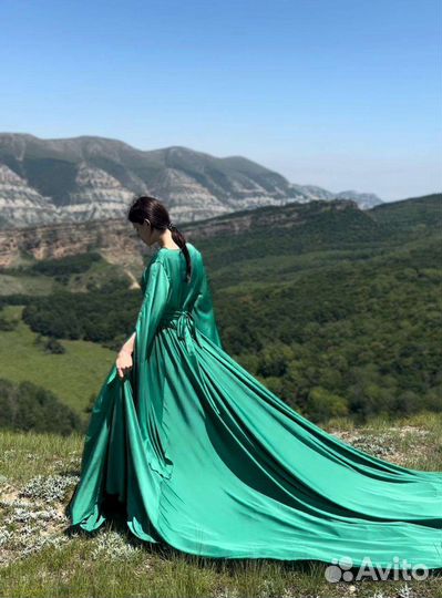 Летящее платье со шлейфом аренда