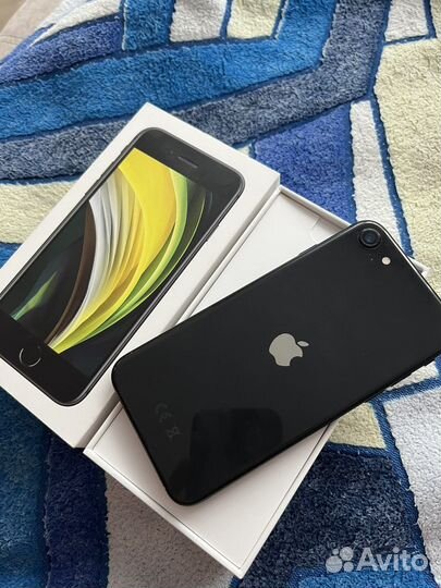 Телефон iPhone se 2020