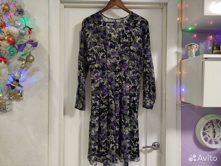 Платье с разрезом